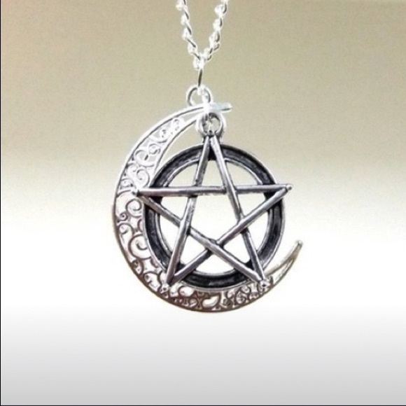 Silver Moon 🌚 🌙 & Pentagram Crescent Necklace🖤 - Picture 2 of 4